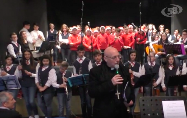 Ariano, concerto di beneficenza: raccolti fondi per le popolazioni terremotate / VIDEO