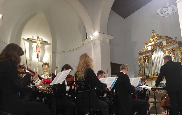 L'Orchestra Sinfonica incanta la chiesa madre di Mirabella