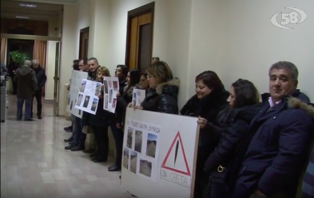 Ariano, contrada Creta nel degrado: la protesta in Consiglio