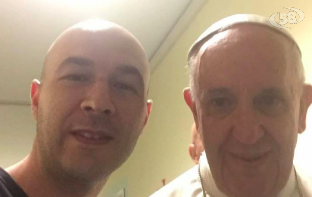 ''Un selfie con il Papa'', in onda la storia di un militare arianese e di sua moglie