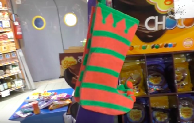 Befana all'insegna della tradizione: calze per tutti /VIDEO