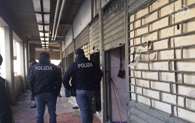 Senzatetto trovato morto all'interno del Mercatone: ucciso dal gelo