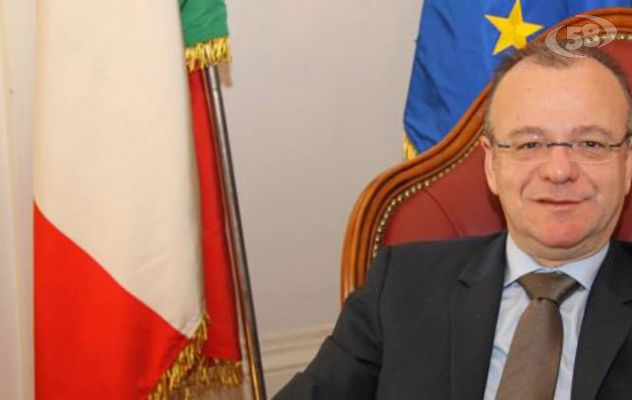 Rotondi in tv contro i Cinquestelle. E ora ''la rete'' lo vuole morto
