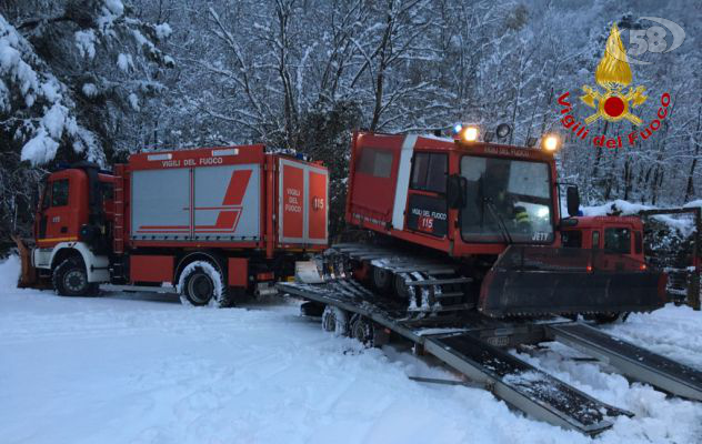 Gatto delle nevi per recuperare 25 ragazzi rimasti bloccati