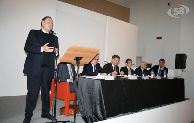 Mensa scolastica, Mastella replica ai grillini a muso duro: "Noi diamo risposte concrete, voi?"