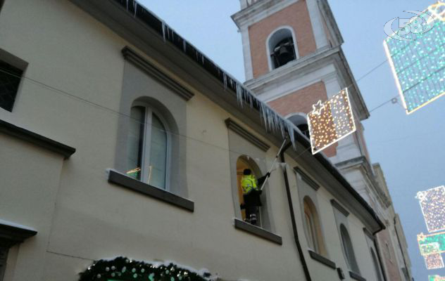 Ariano, l'Aios-Protezione Civile ancora a lavoro: pericolo stalattiti