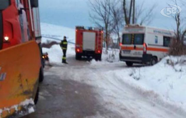 Andretta, sanitari del 118 sul ''gatto delle nevi'' per raggiungere l'anziano isolato