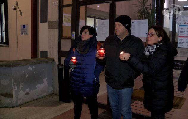 Morte senzatetto, la protesta è solo sui social. In pochi al sit-in per Angelo /VIDEO