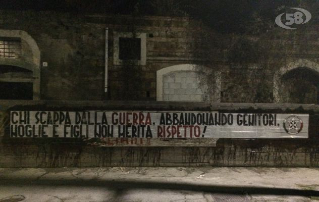 Immigrati: ''Chi scappa dalla guerra non merita rispetto''. Firmato Casapound