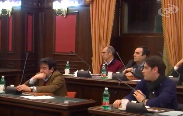 Ariano, l'affondo delle opposizioni: ''Basta bavagli''