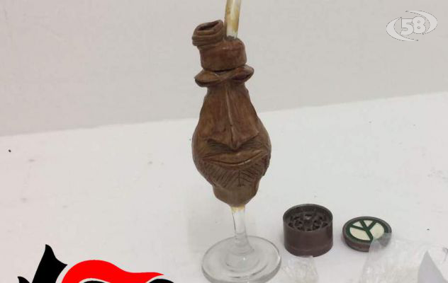 Marijuana, trita erba e semi di canapa: blitz dei Carabinieri