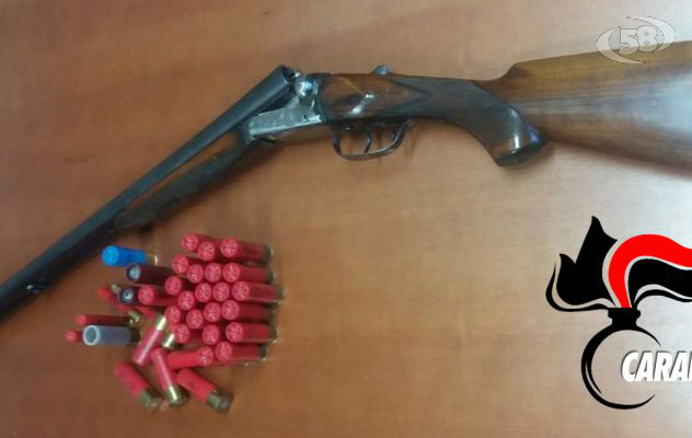 Arma clandestina e munizioni: scatta la denuncia