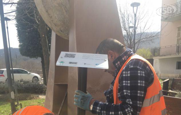 Installati supporti didattici alla scultura "Germoglio" di Egidio Iovanna
