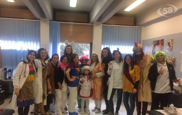 Carnevale in pediatria: ''chiacchiere'' e maschere per i bambini del Secondo Policlinico di Napoli