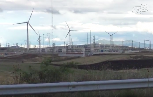 Dopo l'eolico selvaggio, ecco l'elettrodotto: scatta la protesta