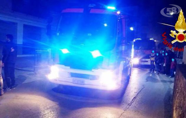 Fiamme in un bar di Montoro, 43enne si sente male