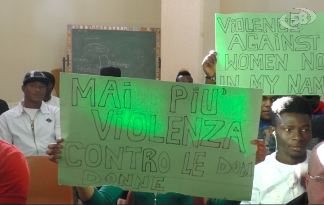 ''No a violenza e accattonaggio. Vogliamo integrazione, non carità''