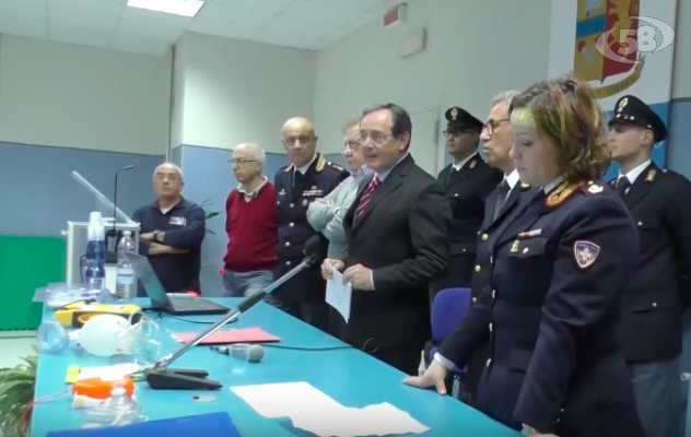 Poliziotti ''armati'' di defibrillatori: ''Così salveremo vite umane''