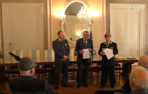 Attestati per i finanzieri in pensione. Gioia: ''Associazione tra le prime in Italia''
