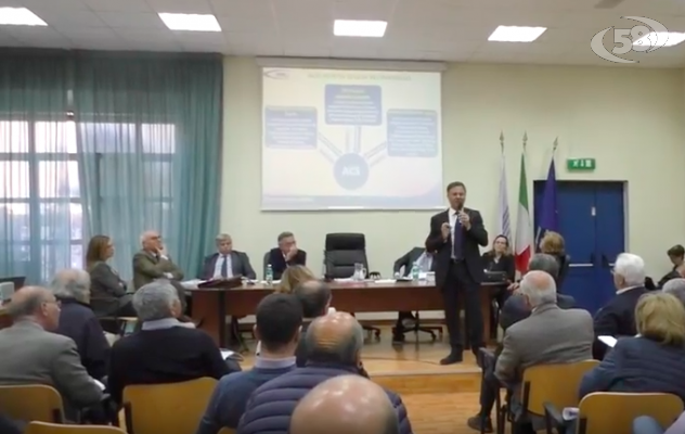 Alto Calore, sì al bilancio: i demitiani disertano e attaccano /VIDEO