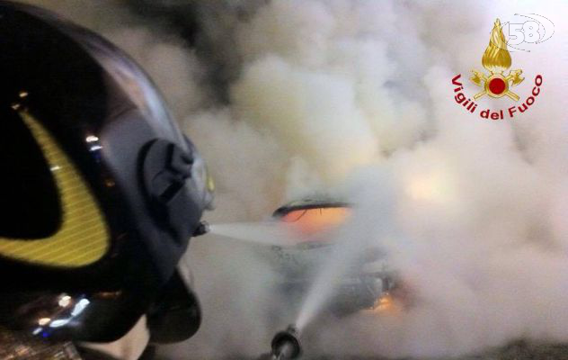 Dopo la villa, l'auto in fiamme: Bianchino nel mirino?