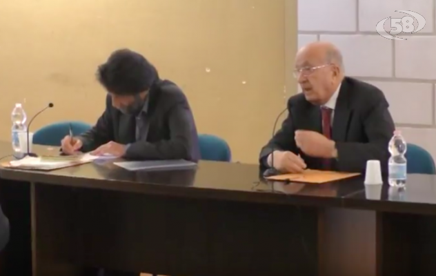 Nusco, confronto Cacciari-De Mita. Il filosofo: ''Primarie vuote e senza argomenti''