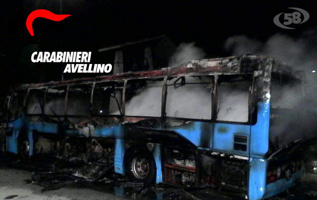 Bus in fiamme a Serino, denunciato 35enne