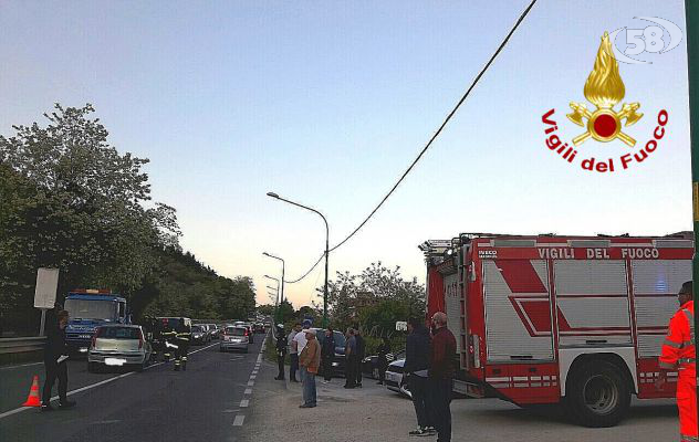 Ariano, frontale sulla Statale 90: due in ospedale
