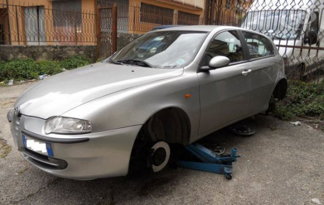 Atripalda, candidato alle amministrative minacciato di morte: danneggiata l'auto