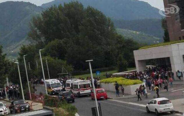 Università di Salerno, ragazzo precipita e muore: è suicidio