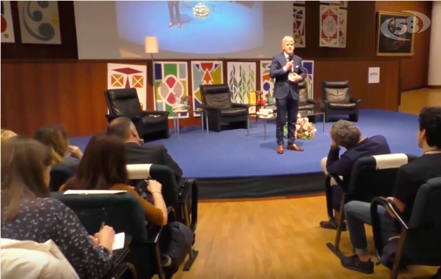 Premio Strega Giovani, studenti ''interrogano'' gli scrittori