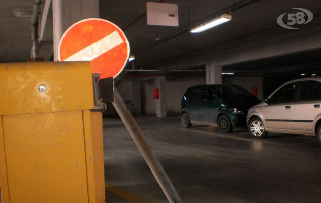 Ariano Irpino, ''Calvario'' di nome e di fatto:  viaggio nel parcheggio dove ci piove dentro