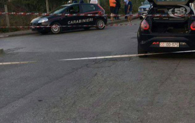 Settantenne investito mentre attraversa la strada