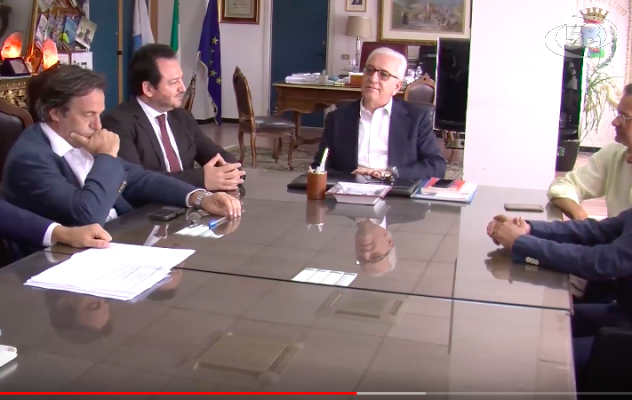 Rifiuti, si cambia: porta a porta e sanzioni. Firmato il contratto