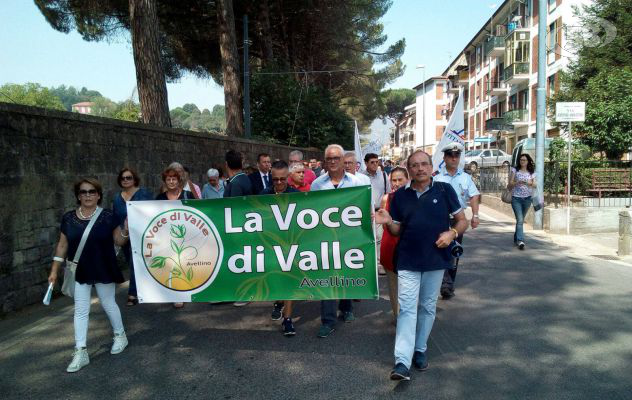 Centro per l'Autismo, una battaglia infinita: centinaia in marcia