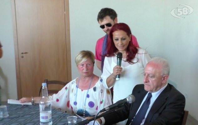 Radioterapia ad Ariano, 12 mila firme nelle mani di De Luca 