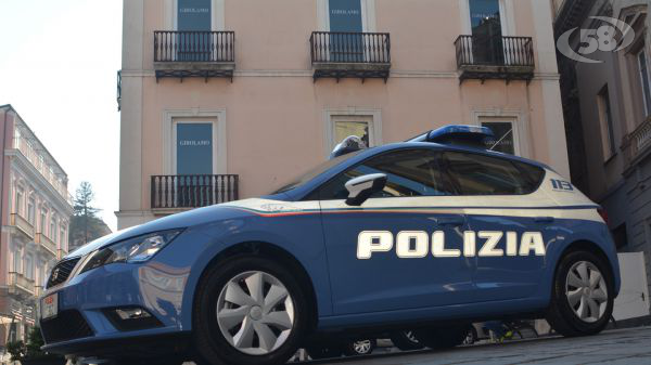 Fanno irruzione con un taglierino in una farmacia, arrestati dalla Squadra Mobile