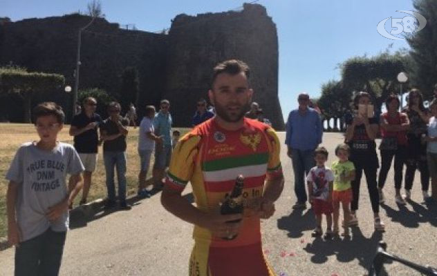 Da Rimini ad Ariano, Santo taglia il traguardo col tricolore e la famiglia nel cuore