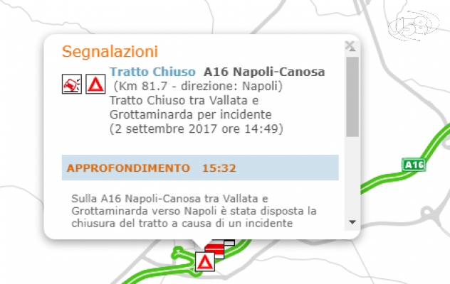 Incidente sull'A16, tir invade la carreggiata di sorpasso. Traffico in tilt