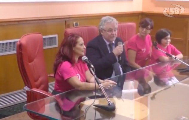 "Camminata Rosa", donne in marcia contro il cancro /VIDEO