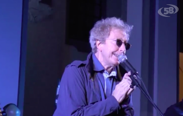 Napolinfest, grande successo per il concerto di Fabio Concato /VIDEO