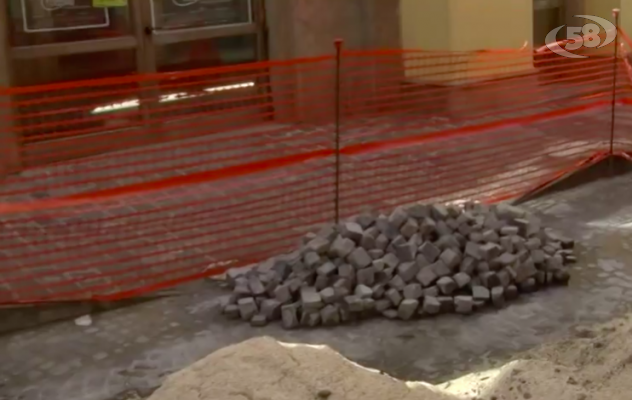 Lavori in centro ad Ariano: continuano i disagi /VIDEO