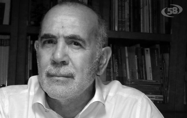 Scultura in Piazza Libertà, Architetti contro il Comune