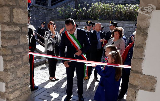 Fontanarosa, inaugurata la nuova scuola. Il sindaco: ''Finalmente''