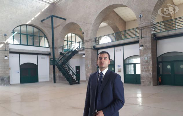 Avellino, otto statue della Dogana in stato di abbandono. Sibilia: "Una vergogna"