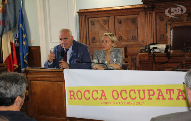 Basta tagli, i dipendenti occupano la Provincia di Benevento