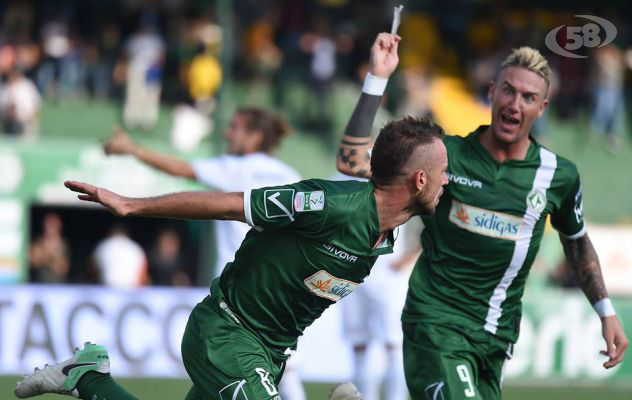 Calcio, l'Avellino di nuovo al lavoro. Domenica è derby contro la Salernitana 