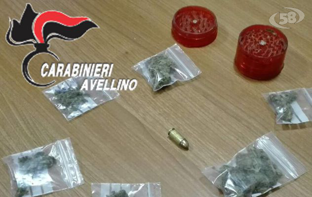 Sorpreso con droga e munizioni da guerra: 23enne arrestato
