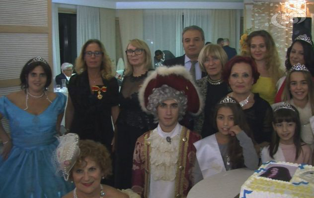 Ariano, Adriana Monaco organizza Gran Galà in costume: un successo