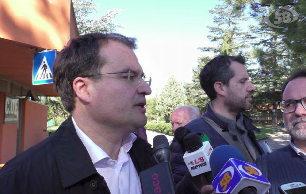 Paris e Famiglietti con Renzi: ''Per l'ex Irisbus il governo c'è sempre stato'' /VIDEO